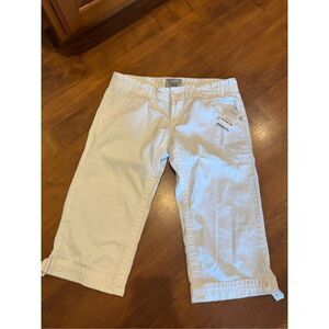 Woman’s new w tags BKE Capri pants size 29 waist white